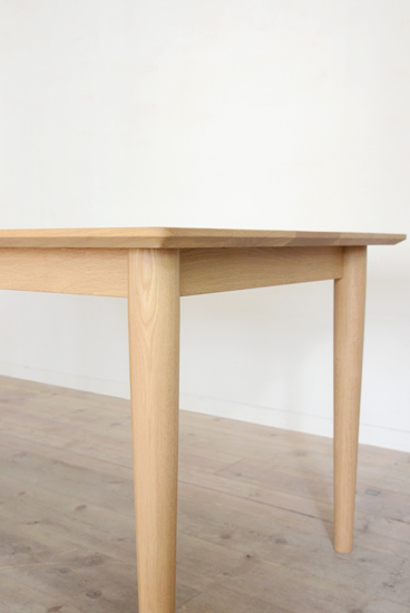 DT1s Dining Table